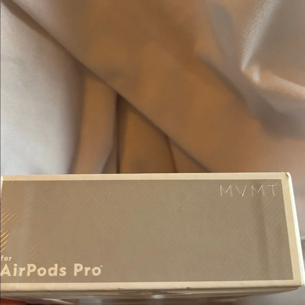 MVMT Silver Mesh perforated protective Case for AirPods Pro